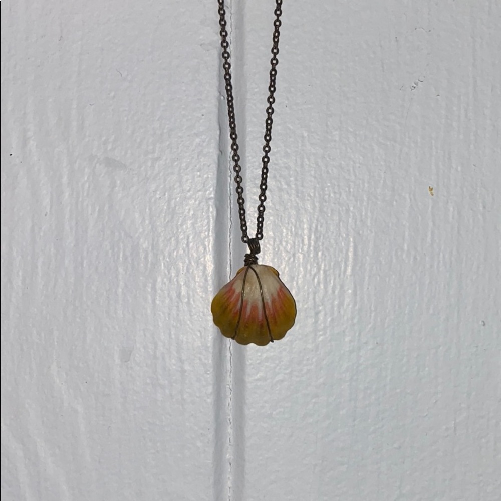 Sunrise shell necklace